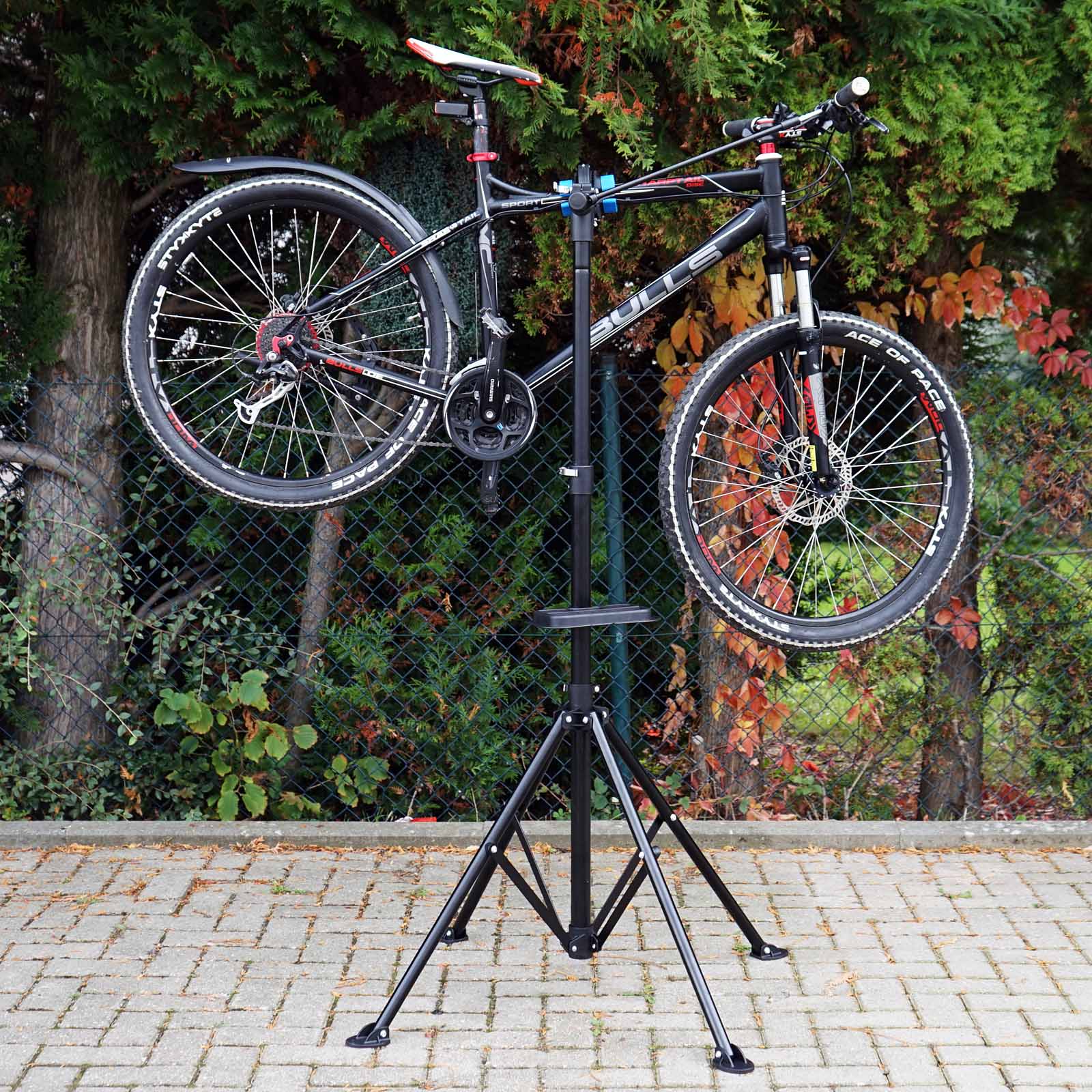 Yaheetech Pied d'Atelier Vélos Pivotant 360° Support de Vélo Pliant  Réglable Réparation pour Vélo Noir avec Pince de Serrage 25mm-40mm Max.  Charge 30 kg : : Sports et Loisirs